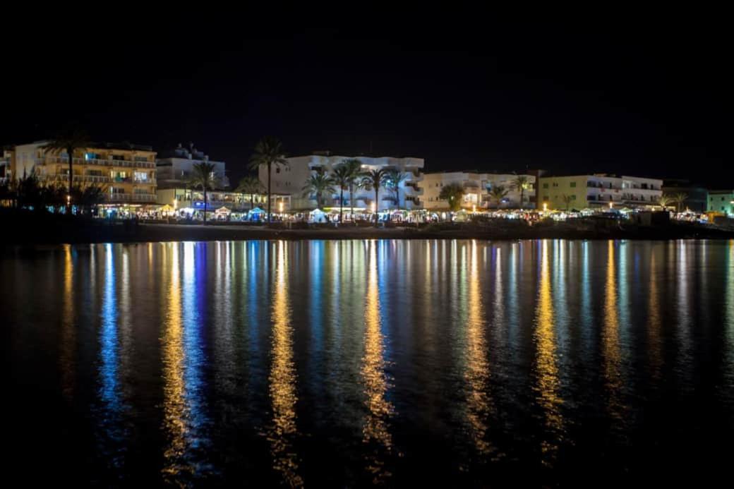 Apartamentos Sa Varadero Fronte Mar Espujols エス・プホルス エクステリア 写真